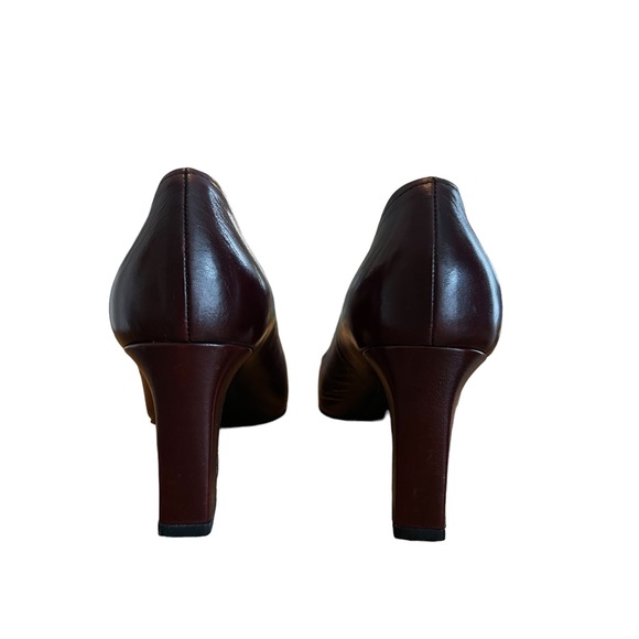 Prada Pumps in Beautiful  burgundy!! Amazing! - Picture 7 of 7